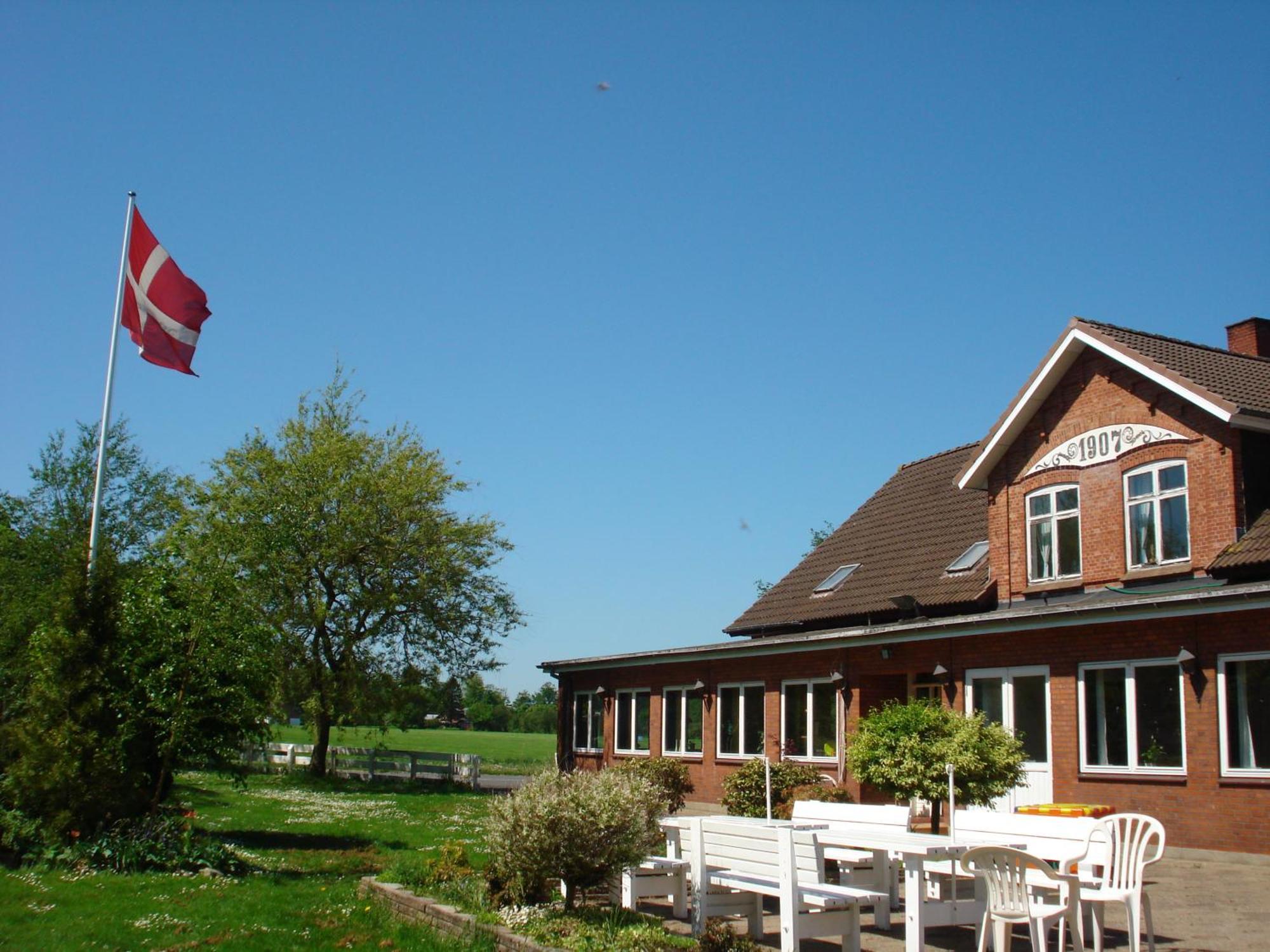 Mikkelborg Kro Rodding Exterior photo